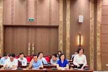 Các đại biểu nêu ý kiến đóng góp vào hai dự thảo của Ban Tổ chức Thành ủy Hà Nội.