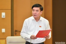 Tổng Thư ký Quốc hội, Chủ nhiệm Văn phòng Quốc hội Bùi Văn Cường báo cáo một số vấn đề về việc chuẩn bị Kỳ họp thứ 6, Quốc hội khóa XV. (Ảnh: DUY LINH)