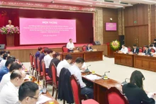 Quang cảnh buổi làm việc sáng 13/4.