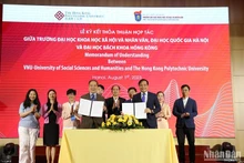 Trong khuôn khổ Hội thảo diễn ra Lễ ký kết thỏa thuận hợp tác giữa Trường đại học Khoa học xã hội và Nhân văn (Đại học Quốc gia Hà Nội) và Trường đại học Bách khoa Hồng Kông (Trung Quốc).