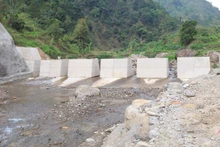 Đập Sabo đầu tiên tại lưu vực suối Nặm Păm (huyện Mường La, Sơn La). (Ảnh: THẾ ĐOÀN)