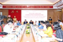 Lễ ra mắt cuốn sách “Cả nước đồng lòng, tranh thủ mọi thời cơ, vượt qua mọi khó khăn, thách thức, quyết tâm thực hiện thắng lợi Nghị quyết Đại hội XIII của Đảng” của Tổng Bí thư Nguyễn Phú Trọng.