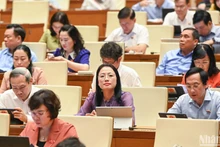 Các đại biểu Quốc hội dự phiên thảo luận ở hội trường về dự án Luật Bảo hiểm xã hội (sửa đổi) ngày 27/5. (Ảnh: DUY LINH)