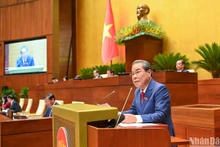 Chủ nhiệm Ủy ban Dân nguyện và Giám sát của Quốc hội Dương Thanh Bình báo cáo tại Kỳ họp thứ 9, Quốc hội khóa XV, sáng 5/5. (Ảnh: DUY LINH)