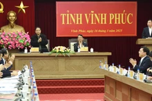 Thủ tướng Phạm Minh Chính chủ trì cuộc làm việc với Ban Thường vụ Tỉnh ủy Vĩnh Phúc (Ảnh: TRẦN HẢI). 