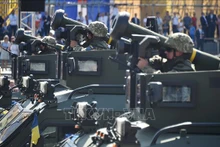 Tên lửa chống tăng Javelin trên xe quân sự trong lễ duyệt binh tại Kiev, Ukraine. (Ảnh tư liệu: AFP/TTXVN)