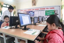 Học sinh vùng cao Điện Biên thực hành tin học. (Ảnh: VOV) 