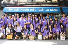 Đội ngũ các thành viên của Giặt là Sáng. 