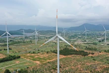 Luật Điện lực (sửa đổi) được kỳ vọng sẽ giúp ngành điện giải quyết những khó khăn, vướng mắc hiện tại, đồng thời đảm bảo an ninh năng lượng và thúc đẩy phát triển bền vững, hiệu quả. (Ảnh: VĂN DUY)