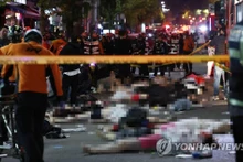 Hiện trường vụ giẫm đạp khiến hơn 100 người chết ở khu Itaewon, Seoul, Hàn Quốc, ngày 29/10/2022. Ảnh: Yonhap