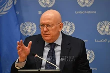 Trưởng phái đoàn thường trực của Nga tại Liên hợp quốc, Đại sứ Vassily Nebenzia, phát biểu tại cuộc họp báo ở New York, Mỹ ngày 28/2/2022. (Ảnh: AFP/TTXVN) 
