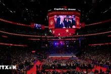 Ông Donald Trump tuyên thệ nhậm chức tại Tòa nhà Quốc hội ở Washington DC., chính thức trở thành Tổng thống thứ 47 của Mỹ. (Ảnh: THX/TTXVN)