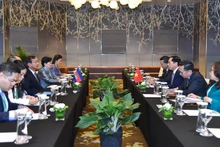 Phó Thủ tướng, Bộ trưởng Ngoại giao Bùi Thanh Sơn hội kiến Phó Thủ tướng, Bộ trưởng Ngoại giao và Hợp tác quốc tế Campuchia Prak Sokhonn.