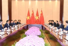 Thủ tướng Phạm Minh Chính hội đàm với Thủ tướng Lý Cường. (Ảnh: THANH GIANG)
