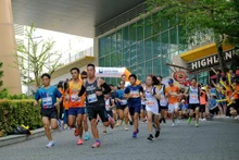 Các vận động viên tham gia giải chạy.