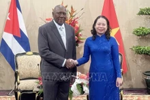 Phó Chủ tịch nước Võ Thị Ánh Xuân tiếp Ủy viên Bộ Chính trị, Phó Chủ tịch nước Cuba Salvador Valdes Mesa. (Ảnh: TTXVN) 