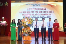 Lễ Tuyên dương các điển hình tiên tiến, nhà giáo tiêu biểu ngành Giáo dục và Đào tạo quận Đống Đa.