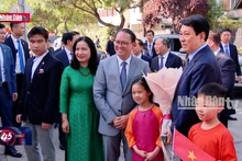 Chủ tịch nước thăm Đại sứ quán và cộng đồng người Việt Nam tại Chile