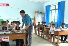 Thầy giáo gần 30 năm miệt mài cắm bản gieo chữ