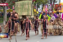 Kon Tum: Hơn 1.000 nghệ nhân dân tộc thiểu số trình diễn Lễ hội đường phố