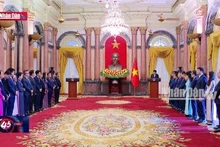 Chủ tịch nước gặp mặt cán bộ, nhân viên Văn phòng Chủ tịch nước