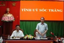 Phó Chủ tịch Quốc hội Trần Quang Phương phát biểu tại buổi làm việc.