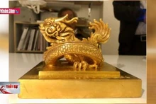 Cuối tháng 10 hồi hương ấn vàng "Hoàng đế chi bảo"