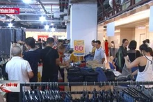 Đẩy mạnh kích cầu tiêu dùng, bình ổn thị trường cuối năm