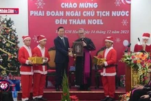 Chủ tịch nước chúc mừng Giáng sinh Tổng giáo phận Huế