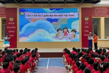 Giờ sinh hoạt dưới cờ của học sinh Trường tiểu học chất lượng cao Tràng An (quận Hoàn Kiếm, Hà Nội).