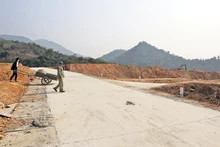 Hạ tầng khu tái định cư ở bản Hòa Sơn (xã Tà Cạ, huyện Kỳ Sơn) đã hoàn thiện.