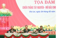 Các đồng chí chủ trì tọa đàm.