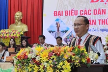 Đồng chí Rah Lan Chung, Phó Bí thư Tỉnh ủy, Chủ tịch UBND tỉnh phát biểu khai mạc Đại hội.