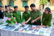 Không gian trưng bày sách liên tục được kiến tạo.