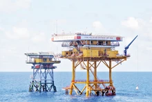 DK1 được xây dựng trên thềm lục địa phía nam của Việt Nam, theo dạng nhà giàn.