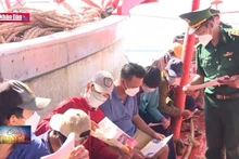 Vận động ngư dân khai thác thủy sản hợp pháp