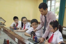 Trong giờ học tại Trường THCS Thái Thịnh, Hà Nội. (Ảnh: DUY LINH)