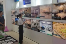 Trình chiếu giải pháp đèn chiếu sáng thông minh của Công ty cổ phần Bóng đèn- Phích nước Rạng Đông.