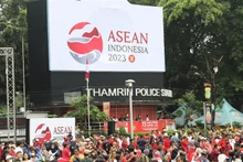 Áp phích cổ động Năm Chủ tịch ASEAN Indonesia 2023. (Ảnh: Hữu Chiến/TTXVN)