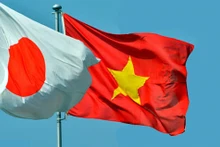 Quốc kỳ Việt Nam và Nhật Bản.
