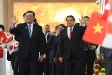 Thủ tướng Phạm Minh Chính và Thủ tướng Nhật Bản Ishiba Shigeru đến dự chứng kiến Lễ ký kết hợp tác và trao đổi văn kiện. 