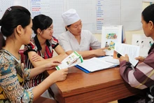 Tư vấn sức khỏe sinh sản cho phụ nữ tại trạm y tế xã Tân trào, huyện Sơn Dương, tỉnh Tuyên Quang.
