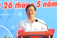 Phó Bí thư Thường trực Tỉnh ủy Hậu Giang Trần Văn Huyến phát biểu tại buổi lễ.