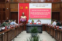 Đồng chí Phạm Tất Thắng, Ủy viên Trung ương Đảng, Phó Trưởng Ban Thường trực Ban Dân vận Trung ương, phát biểu tại buổi làm việc.