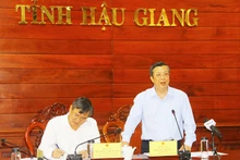 Ông Hoàng Trung, Thứ trưởng Nông nghiệp và Phát triển nông thôn phát biểu tại buổi làm việc.