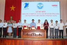 Các đơn vị ký kết cung cấp chữ ký số công cộng cho người dân.