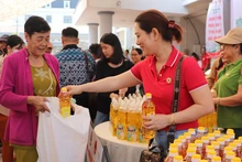 Phiên chợ nhân đạo cho người có hoàn cảnh khó khăn ở huyện Phụng Hiệp (Hậu Giang).