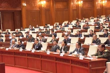Các đại biểu tham dự Kỳ họp thường kỳ lần thứ 7, Quốc hội Lào khóa IX. Ảnh: Báo Pasaxon