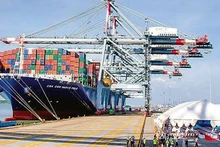 Cảng nước sâu Cái Mép-Thị Vải dài gần 20 km là cửa ngõ hướng ra biển của vùng Đông Nam Bộ và cả khu vực phía nam. 