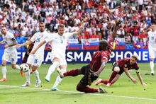 Bỉ từng bị Slovakia (áo trắng) đánh bại 1-0 ở trận ra quân.